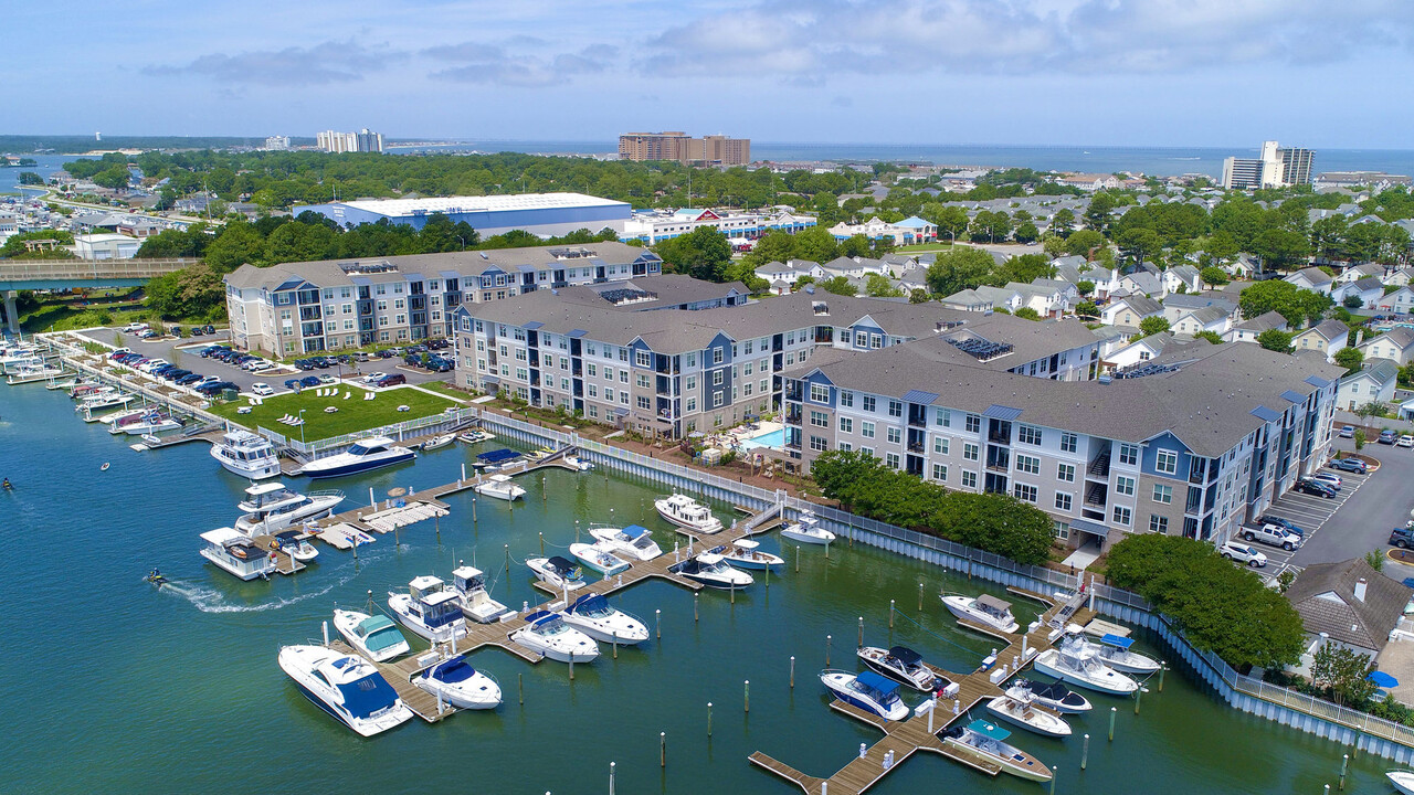 The Pearl at Marina Shores in Virginia Beach, VA - Building Photo