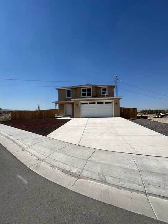 1314 Serenity Cir in Fernley, NV - Building Photo