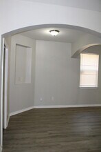 1823 Smoke Tree Ln in Dallas, TX - Building Photo - Building Photo