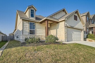 190 Purple Heart Dr in Buda, TX - Foto de edificio - Building Photo