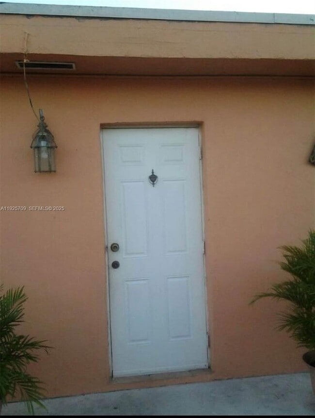 4610 SW 116th Ave in Miami, FL - Building Photo - Building Photo