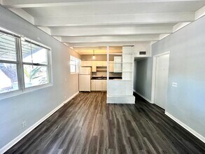 527 48th St in West Palm Beach, FL - Building Photo - Building Photo