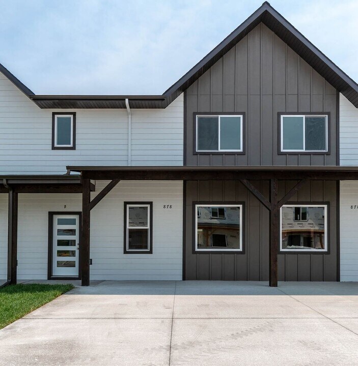 693 Rookery Ln in Bozeman, MT - Building Photo