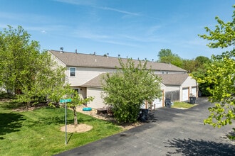 Cross Country Townhomes in Westerville, OH - Building Photo - Building Photo