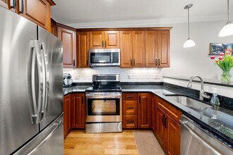 695 E 8th St in Boston, MA - Building Photo - Building Photo