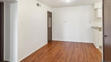 2100 College Dr, Unit 12 in Baton Rouge, LA - Building Photo - Building Photo