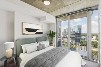 Skyhouse Buckhead in Atlanta, GA - Foto de edificio - Building Photo