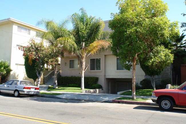 Residential Condominium in Glendale, CA - Building Photo - Building Photo