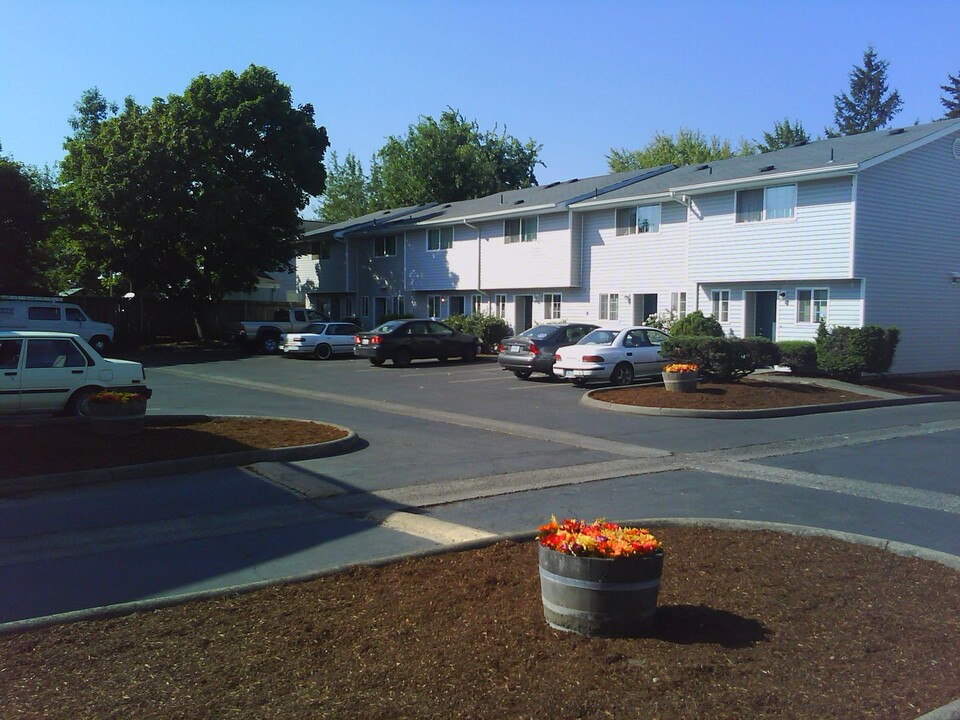 Mountain View Townhouses in Springfield, OR - Foto de edificio