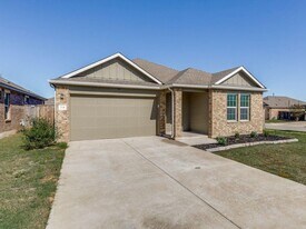 114 Isaac Millsaps Trl in Bastrop, TX - Building Photo