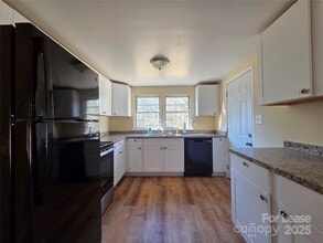 8334 Oak Tree Rd in Sharon, SC - Building Photo - Building Photo