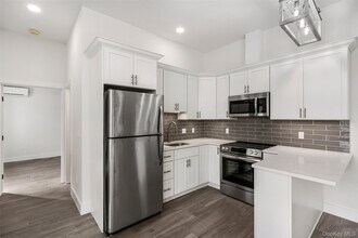 1083 US-9 in Fishkill, NY - Building Photo - Building Photo
