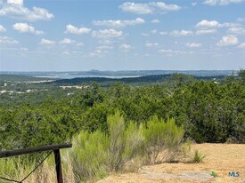901 Madrona Dr in Canyon Lake, TX - Building Photo