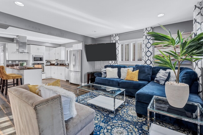 property at 4909 Fitch Pl NE