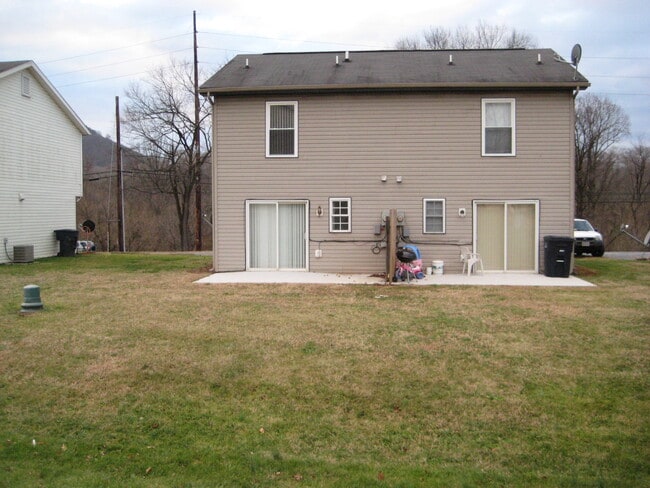 1822 Bennington St SE in Roanoke, VA - Foto de edificio - Building Photo