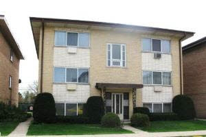 8217 W O'Connor Dr in River Grove, IL - Foto de edificio