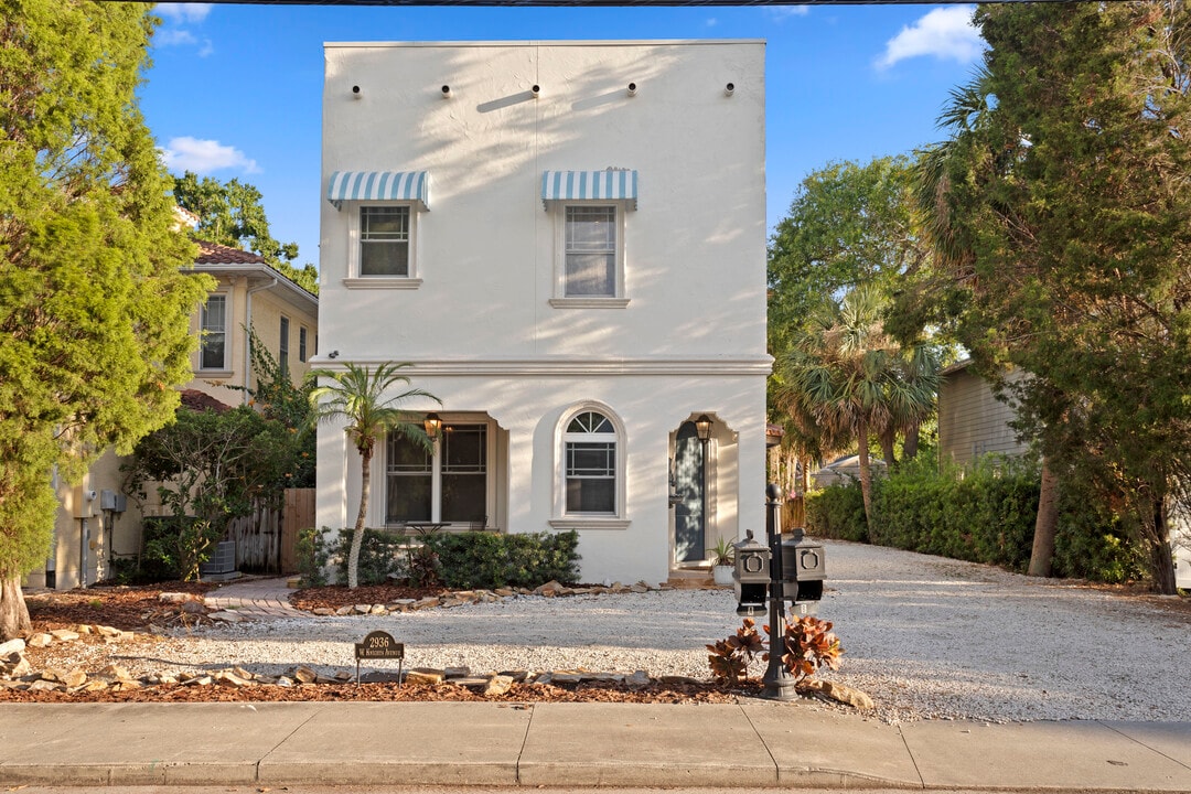 2936 W Knights Ave, Unit B in Tampa, FL - Building Photo