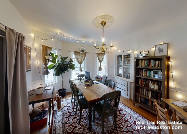 29 Victoria St, Unit 1 in Somerville, MA - Foto de edificio - Building Photo