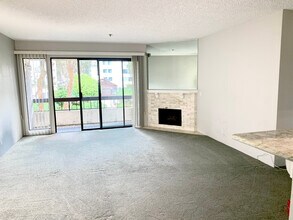 5665 Friars Rd, Unit 226 in San Diego, CA - Building Photo - Building Photo