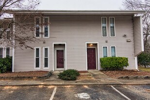 3771 Heathrow Dr in Winston-Salem, NC - Building Photo