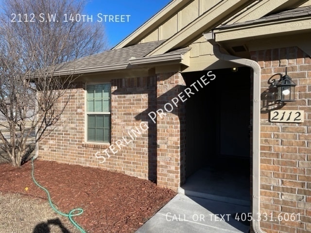 2112 SW 140th St in Oklahoma City, OK - Building Photo - Building Photo
