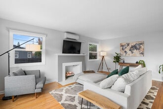 610 SE 84th Ave, Unit Bungalow 610 in Portland, OR - Building Photo - Building Photo