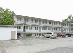 Lakeside Apartments in Lake Orion, MI - Building Photo - Building Photo