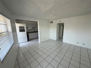 1610 NW N River Dr in Miami, FL - Building Photo - Building Photo