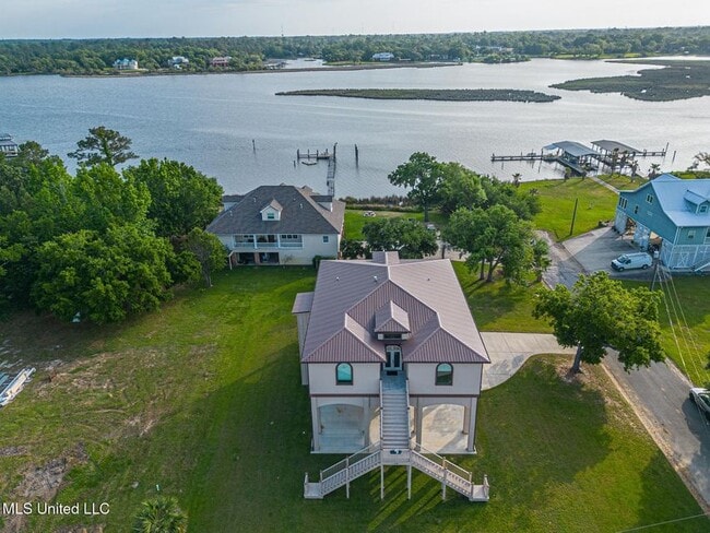 238 Lovers Ln in Ocean Springs, MS - Building Photo - Building Photo