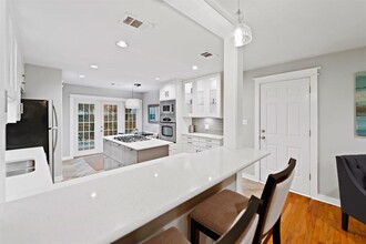 5614 Shoalwood Ave in Austin, TX - Building Photo - Building Photo