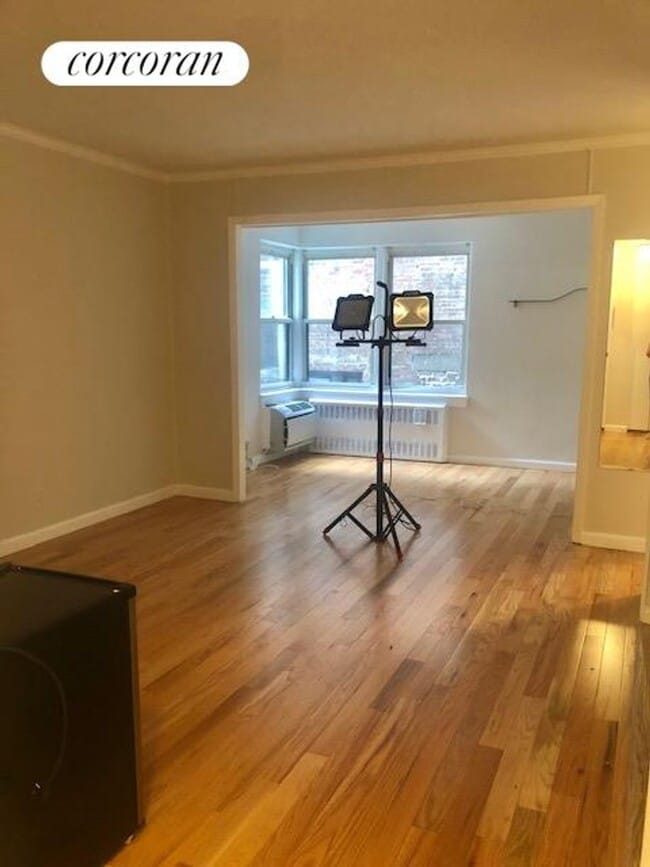 155 E 38th St in New York, NY - Building Photo - Building Photo