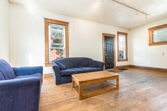 524 S Forest Ave in Ann Arbor, MI - Foto de edificio - Building Photo