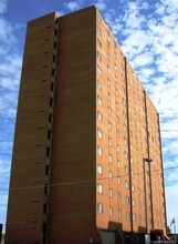 Messenger Towers in Joplin, MO - Foto de edificio - Building Photo