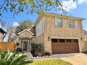 7015 Puerta Vista Ln in Houston, TX - Building Photo - Building Photo