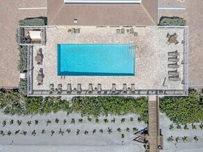 1045 Jimmy Buffett Mem Hwy, Unit 1004 in Satellite Beach, FL - Building Photo - Building Photo