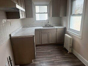 57 Vanderbilt Ave in Floral Park, NY - Building Photo - Building Photo