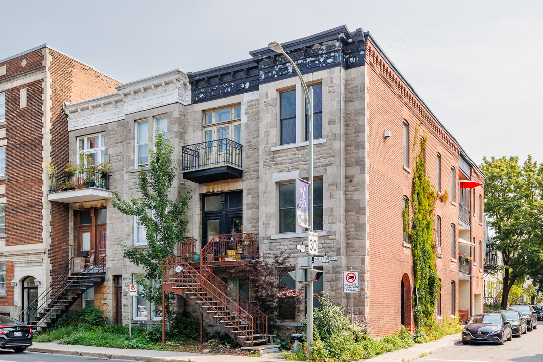 4544 Sainte-Catherine Rue O in Westmount, QC - Building Photo