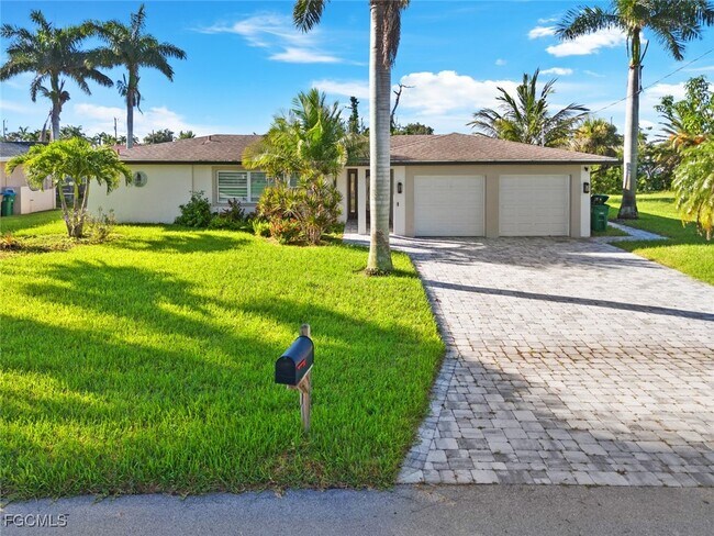 2232 SE 27th St in Cape Coral, FL - Building Photo - Building Photo