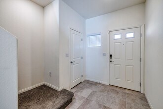 4587 Bayley Skye Ave in Las Vegas, NV - Building Photo - Building Photo