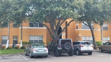 5785 Gatlin Ave, Unit 714 in Orlando, FL - Building Photo - Building Photo