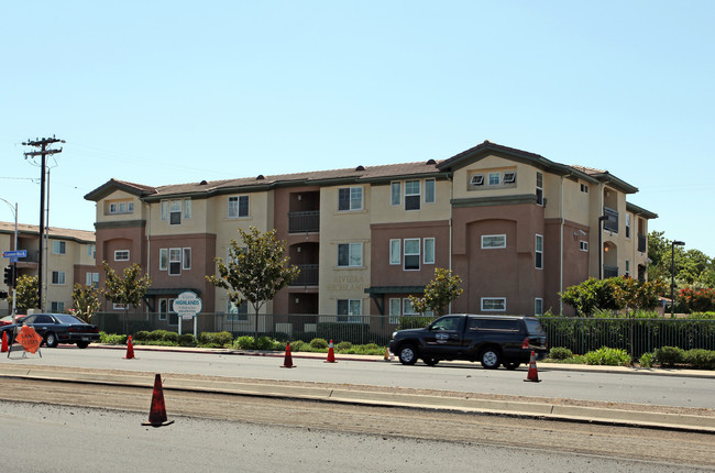 Riviera Highlands in San Diego, CA - Building Photo - Building Photo