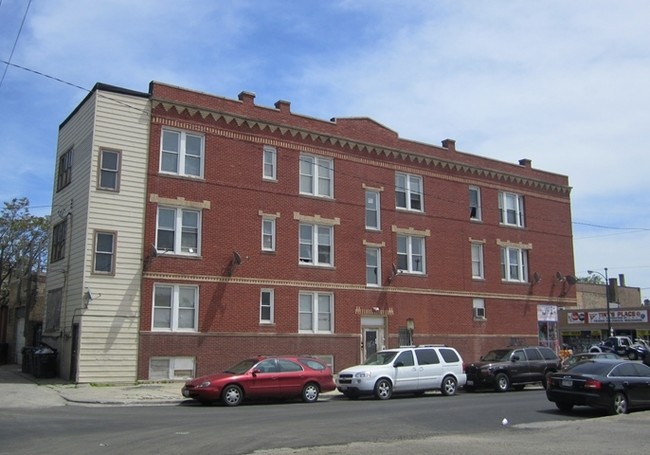3824 W North Ave in Chicago, IL - Building Photo - Building Photo