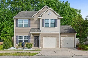 6056 Shamrock Green Drive in Clover, SC - Building Photo
