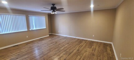 106 Crystal Hill Ln in Poughkeepsie, NY - Building Photo - Building Photo