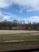 1160 Cottonwood Dr in Leakesville, MS - Building Photo - Building Photo