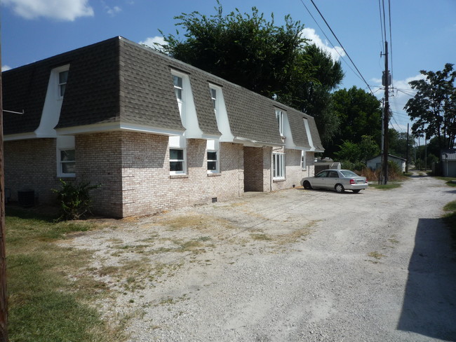 217 N 10th St in Vincennes, IN - Foto de edificio - Building Photo