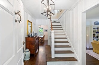2721 N Hills Dr NE in Atlanta, GA - Building Photo - Building Photo