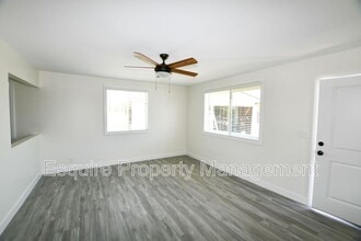 71 Raemere St in Camarillo, CA - Building Photo - Building Photo