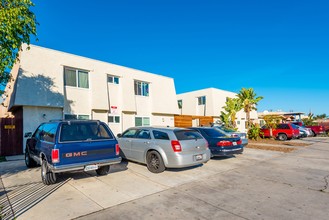 Courtyard Terrace in San Diego, CA - Building Photo - Building Photo