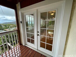 1101 Kaluanui Rd in Honolulu, HI - Building Photo - Building Photo